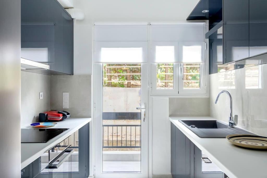 Alimos Sun-Filled Apartment Atenas Exterior foto