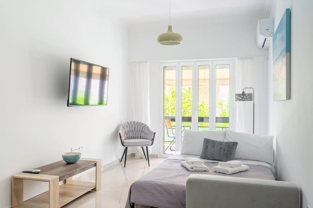 Alimos Sun-Filled Apartment Atenas Exterior foto