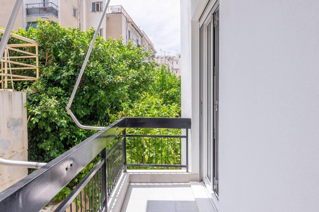 Alimos Sun-Filled Apartment Atenas Exterior foto